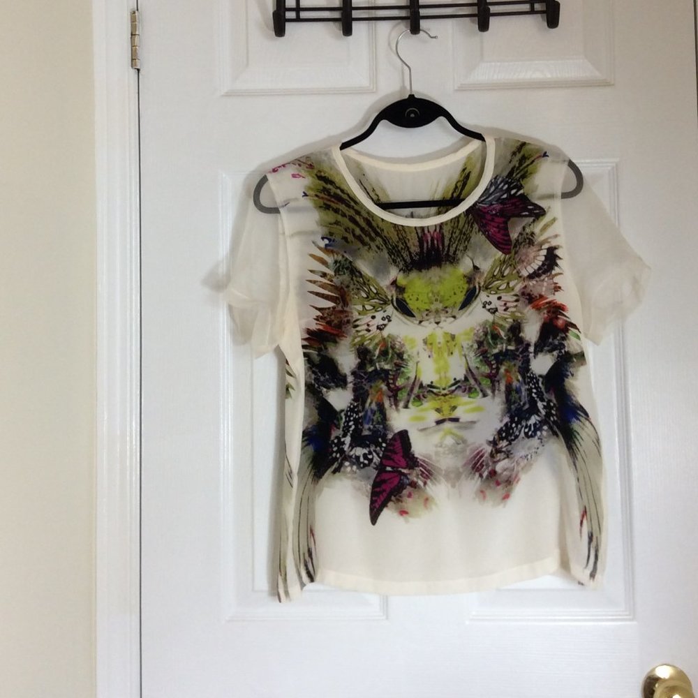silk   size  M    Colorful butterfly flower on white background